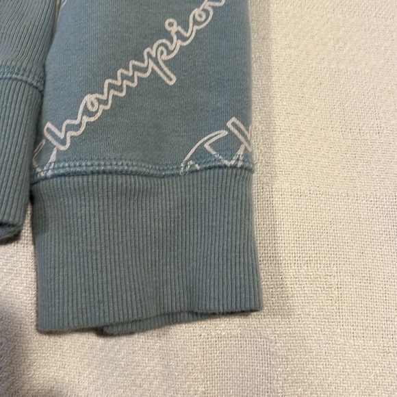NWOT Champion sweatshirt, light blue, with white writing - Picture 5 of 6